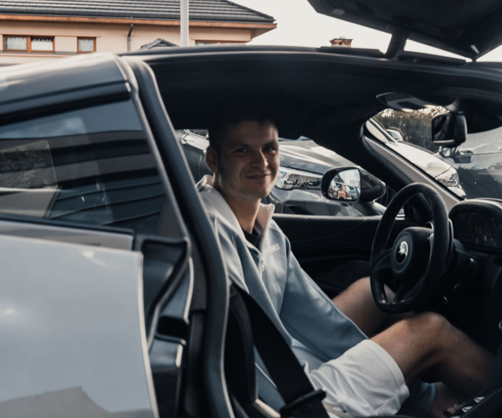 Hubert Hurkacz w McLarenie 720S Coupe
