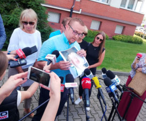 Lubin. Konferencja prasowa rodziny zmarłego Bartosza S.