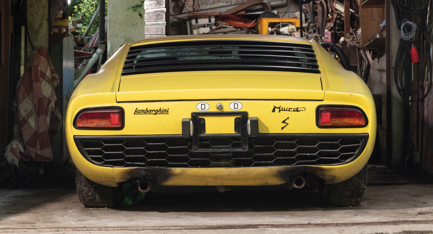 Odnaleziona w szopie Lamborghini Miura trafi na aukcję