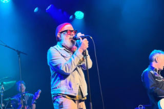 Michael Stipe zaśpiewał te utwory R.E.M. pierwszy raz od 18 lat! Wokalista zaskoczył zgromadzoną publiczność 