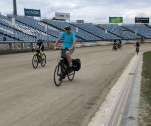 Rowerowa Stolica Polski - kręcili kilometry na stadionie w Lesznie
