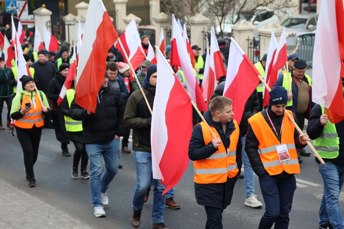 Protest rolników 20 marca w Lublinie. Przeszli ulicami miasta pod LUW