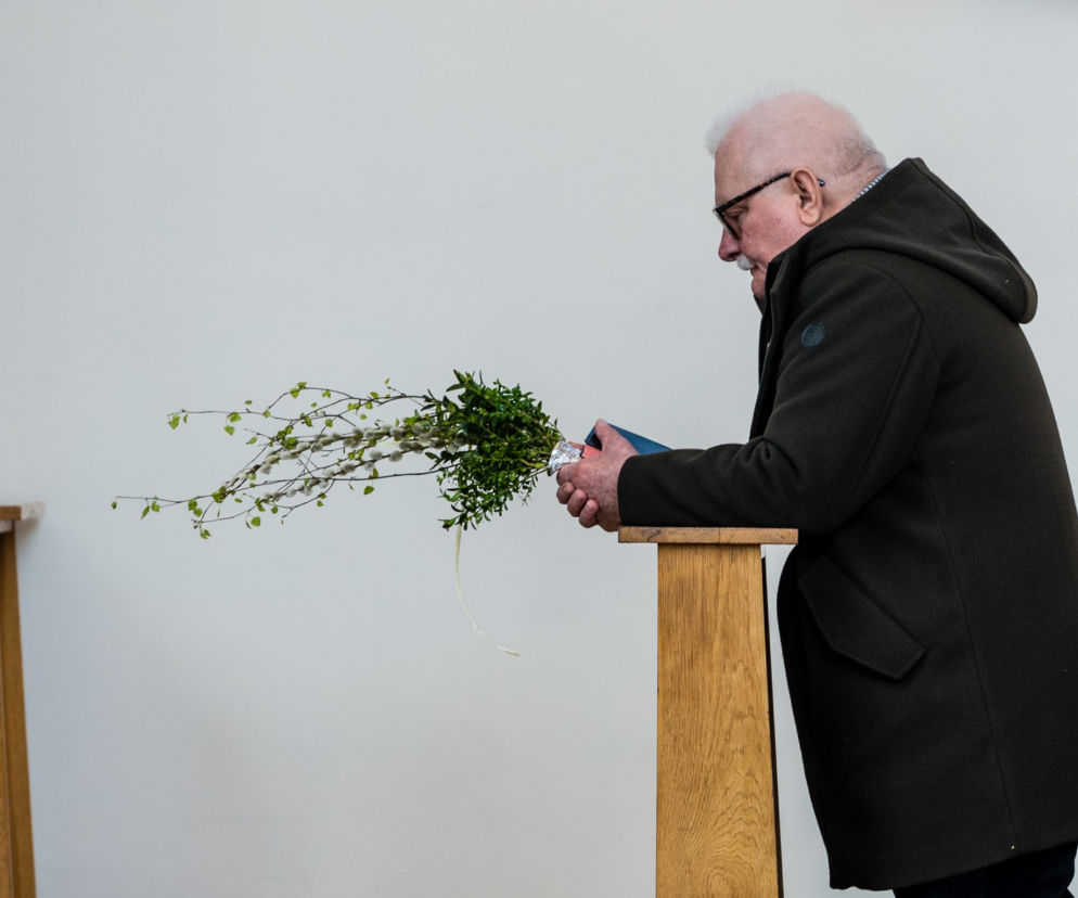 Wałęsa poświęcił palmę 