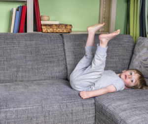 Nuda u dziecka wspiera rozwój kreatywności. Sprawdź, dlaczego warto odpuścić planowanie każdej wolnej chwili