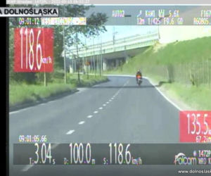Szalał po Wrocławiu na jednym kole. Motocyklista stracił prawo jazdy i dostał ogromny mandat 