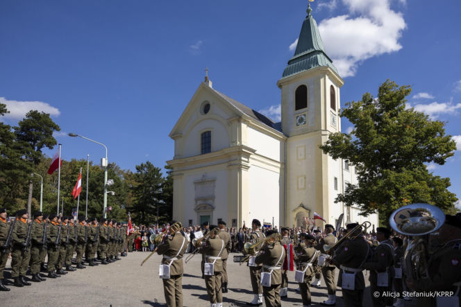Marta Nawrocka ruszyła w samodzielną podróż do Austrii. Co tam robiła?