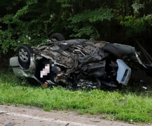 Śmiertelny wypadek na DK 57. Nie żyje 26-letni mężczyzna. Policja ustala jego tożsamość [ZDJĘCIA]