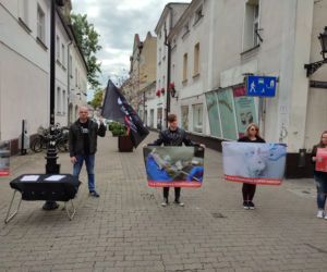 Fundacja VIVA protestuje w Lesznie