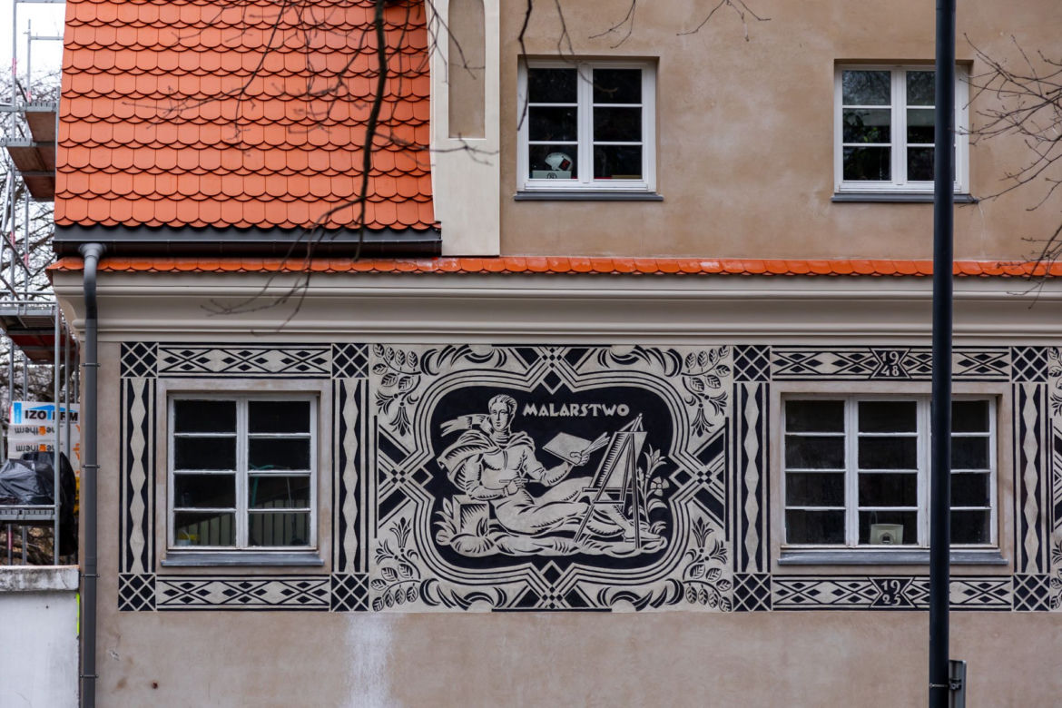 Nowe życie sgraffito. Zobacz odrestaurowane cztery warszawskie sgraffiti 