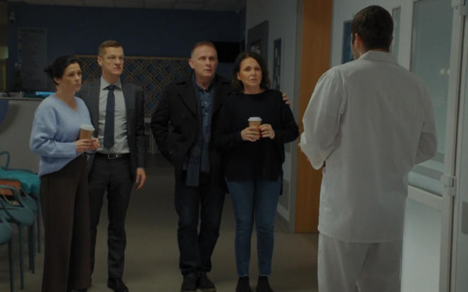 M jak miłość odc. 1926. Marysia (Małgorzata Pieńkowska), Artur Rogowski (Robert Moskwa), Kinga (Katarzyna Cichopek), Piotrek (Marcin Mroczek)