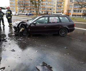 Zderzenie dwóch samochodów na skrzyżowaniu Brzozowej z Bielicką! [ZDJĘCIA]