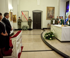 Odsłonięcie tablicy w kaplicy Pałacu Prezydenckiego 