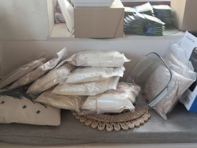 "Laboratorium śmierci" na Mazowszu. Kontrterroryści znaleźli kilogramy narkotyków i przedziwne przedmioty