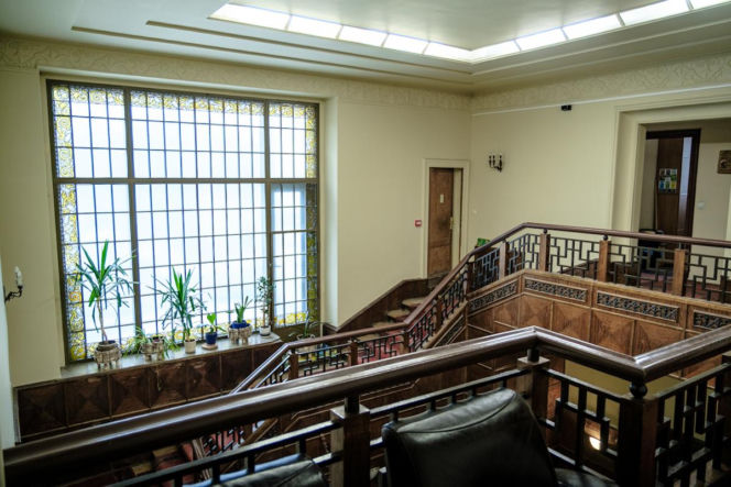 Były tu biura, przedszkole i Urząd Stanu Cywilnego. Dziś w dawnej willi fabrykanta działa harcerstwo