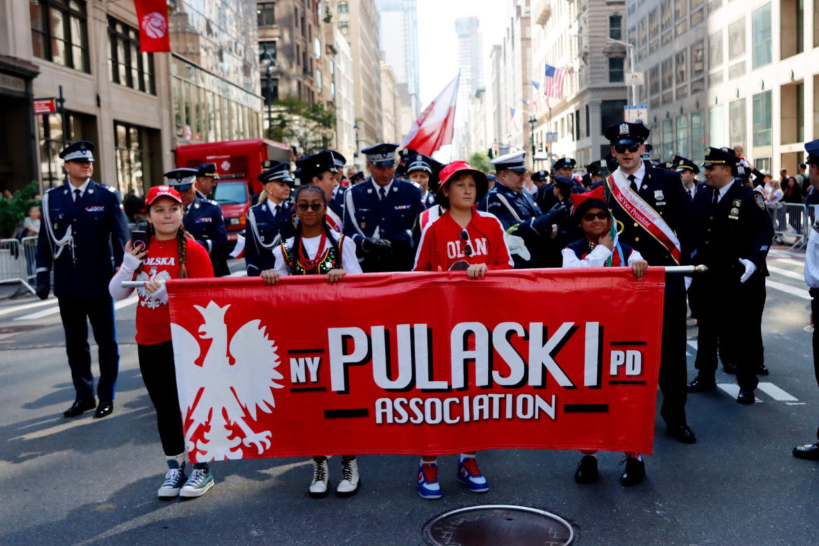 Prezydent Andrzej Duda na Paradzie Pułaskiego w Nowym Jorku. Tańczy poloneza!