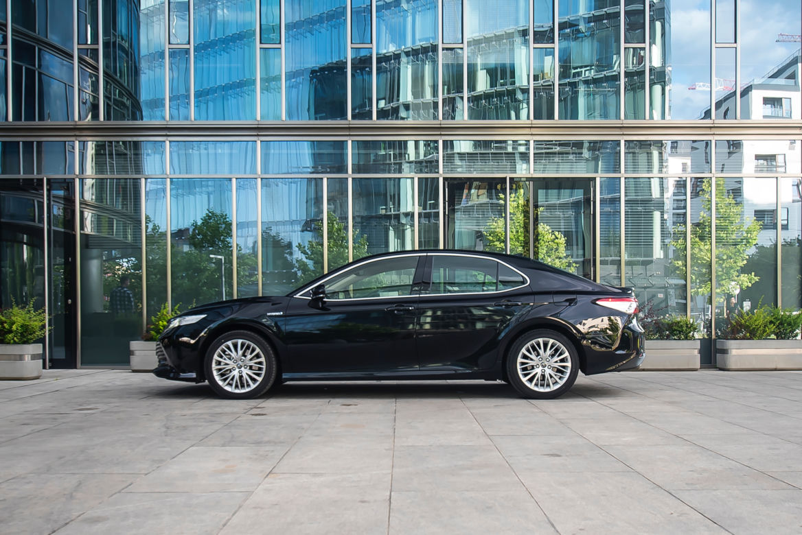 Toyota Camry 2.5 Hybrid Dynamic Force 218 KM e-CVT Executive