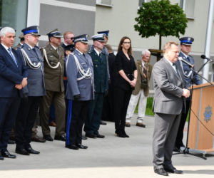 Nowi policjanci złożyli ślubowanie. Na uroczystości był wiceminister Jarosław Zieliński [ZDJĘCIA]