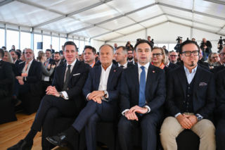 Terminal T5 otwarty. Kiedy popłynie prąd?