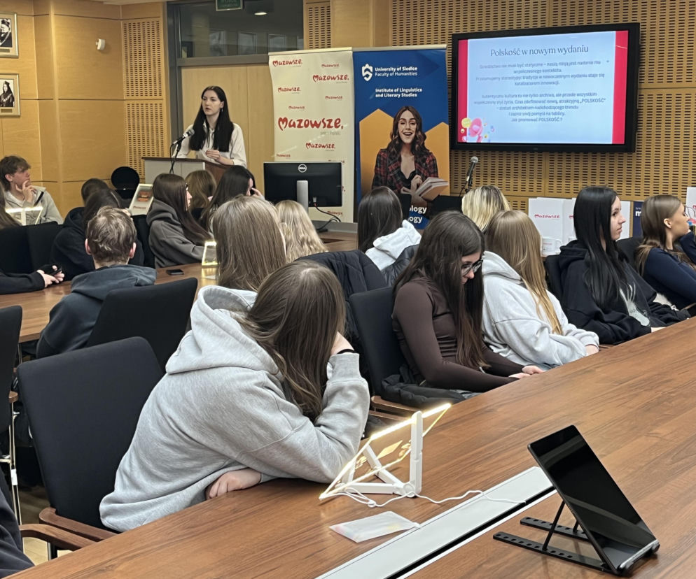 Cyfrowe Lustro Tożsamości