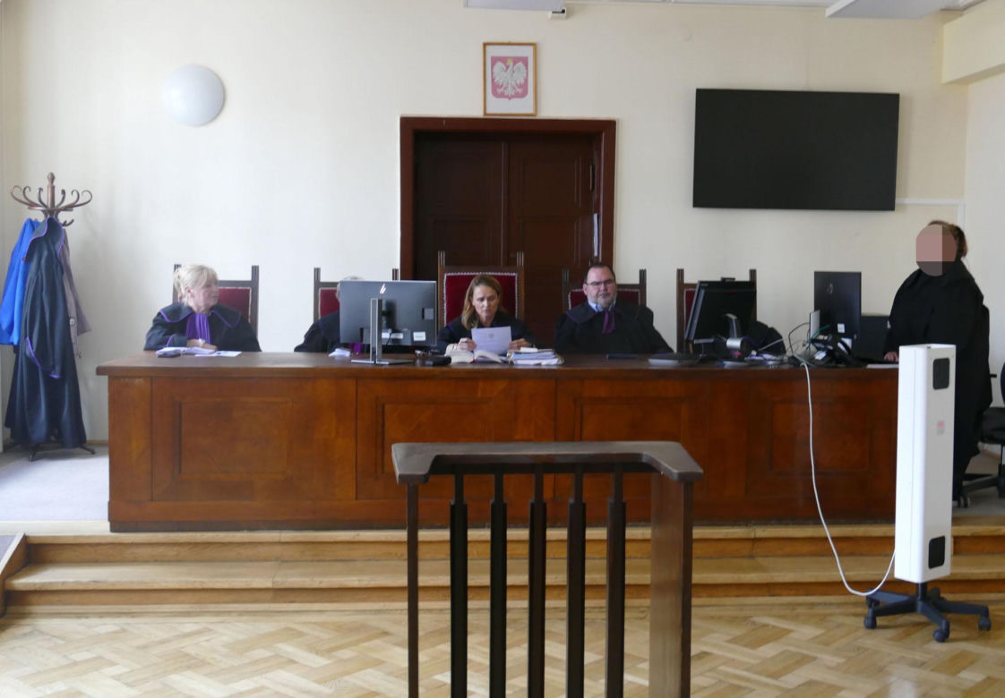 Sąd skazał krwawą Kingę za usiłowanie zabójstwa na ulicy. „Nadzwyczajne złagodzenie kary”