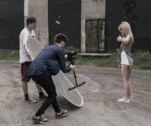Plan teledysku Kasi Moś Pryzmat z udziałem Maffashion