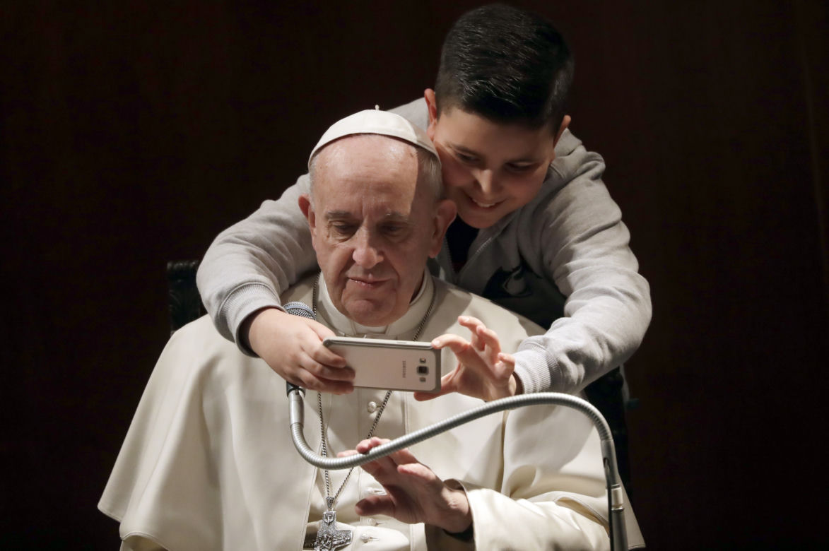 Papież ma już dość selfie