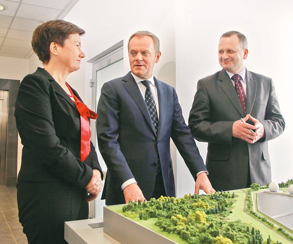 Tusk lansuje się w ściekach