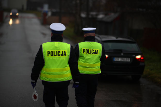 kontrola pojazdu mechanik policja patrol