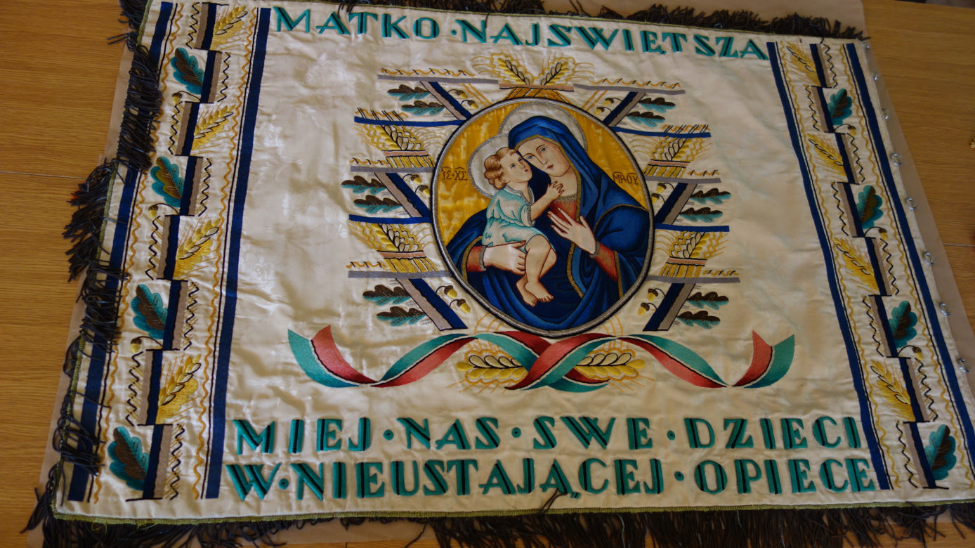 Sztandar z Podlasia odnalazł się po 50 latach. Teraz przeszedł do historii [ZDJĘCIA]