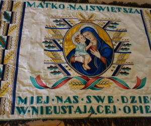 Sztandar z Podlasia odnalazł się po 50 latach. Teraz przeszedł do historii [ZDJĘCIA]