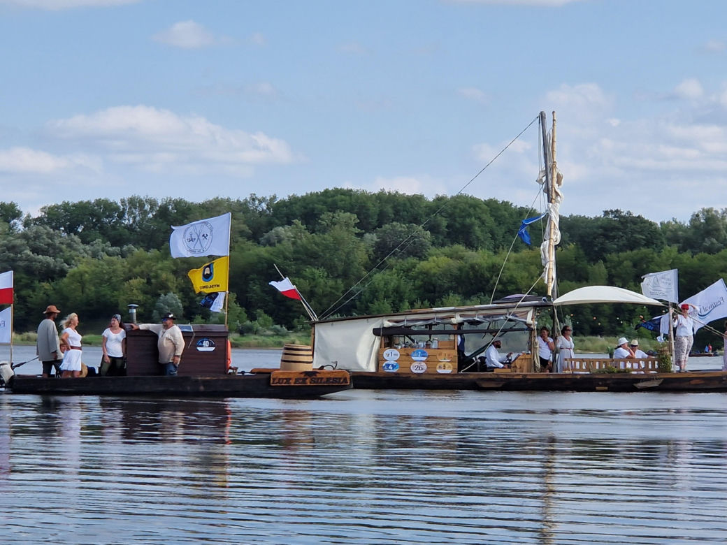 Festiwal Wisły 2025 w Starym Fordonie. Barwna parada jednostek zachwyciła publiczność