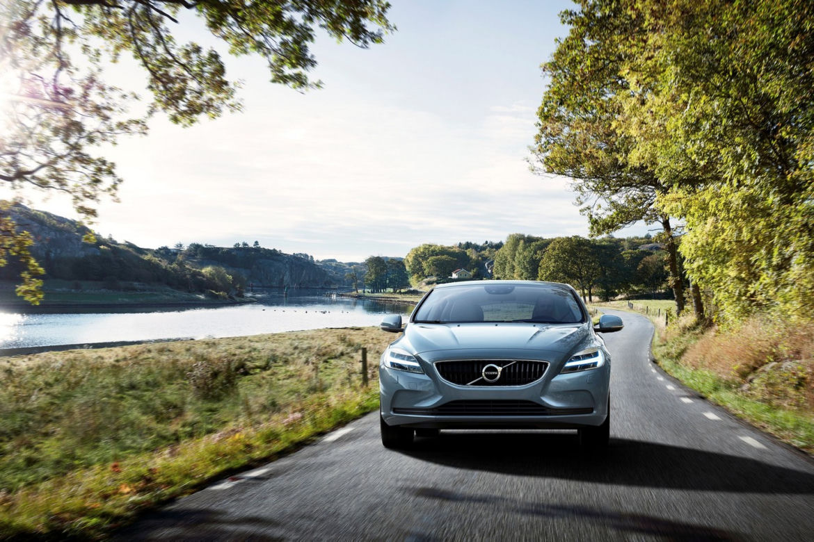 Volvo V40 lifting 2017