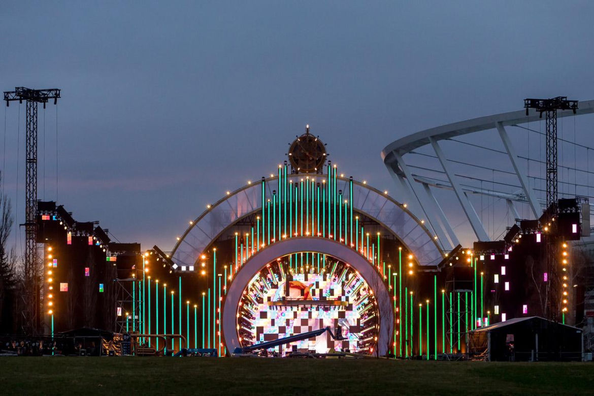 Tak wygląda sylwestrowa scena przed Stadionem Śląskim 
