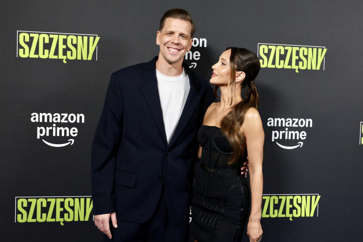 Wojciech Szczęsny ż żoną po premierze