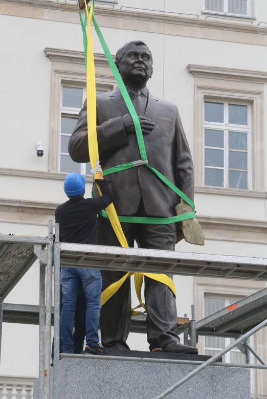 Kaczyński stanął na placu Piłsudskiego