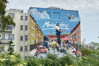 Wyjątkowy mural powstał we Wrocławiu! Wizualny hołd dla Jana Borysewicza z okazji sukcesu Mniej obcego