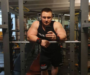 Krzysztof Radzikowski z Gogglebox TTV pokazał jak pije WÓDKĘ