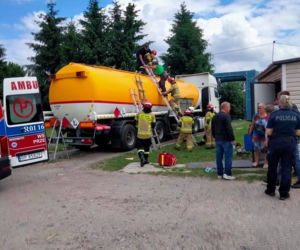 Wpadli do ciężarówki i zatruli sie oparami