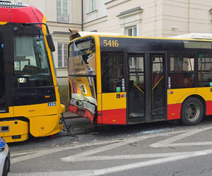 Zderzenie tramwajów i autobusu w Warszawie 18.11.2025