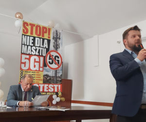 Spotkanie w sprawie budowy masztu 5 G w Płoskiem