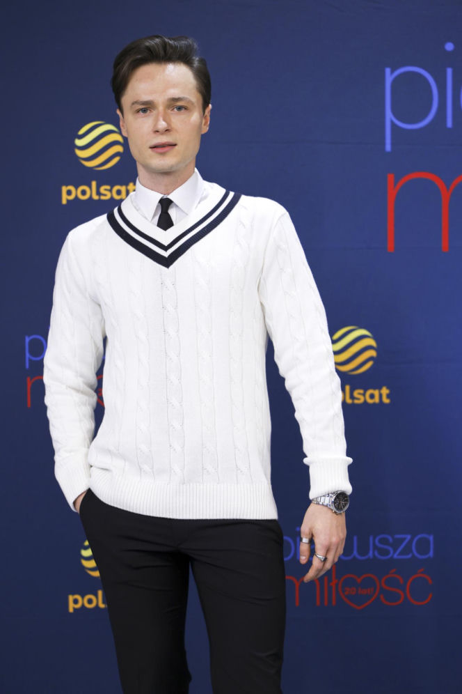 Tak przez lata zmieniał się Patryk Pniewski. Zaczynał jako idol nastolatek w "Pierwszej miłości"