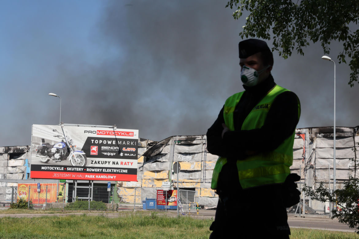 Pożar centrum handlowego w Warszawie
