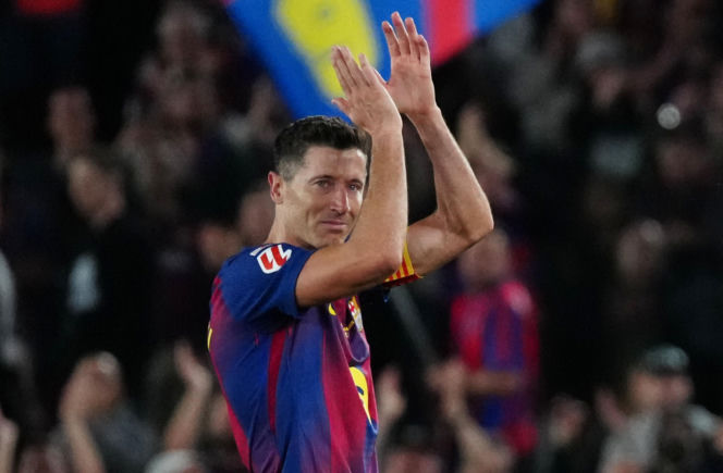 Barcelona - Betis. Cały stadion spojrzał na Roberta Lewandowskiego. Po chwili rozegrała się scena, którą zapamiętamy na zawsze