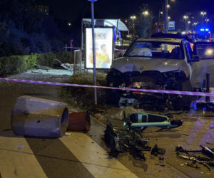 W BMW staranował przystanek. Wcześniej stracił prawo jazdy