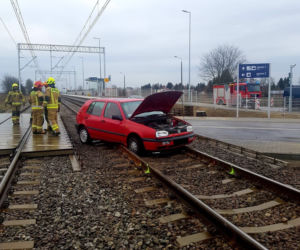 Motycz: Senior „zawisł” na torach