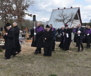 Tadeusz Rydzyk na pogrzebie wybitnego tenora pod Bydgoszczą