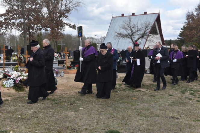 Tadeusz Rydzyk na pogrzebie wybitnego tenora pod Bydgoszczą