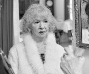 Żyła już tylko wspomnieniami o mężu