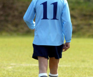 Donald Tusk gra w piłkę