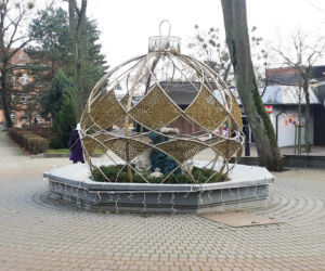 Ozdoby świąteczne miejskiej architektury w Iławie 2020 - zdjęcia dzienne